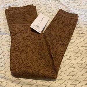 NWT Athleta Salutation 7/8 Tight